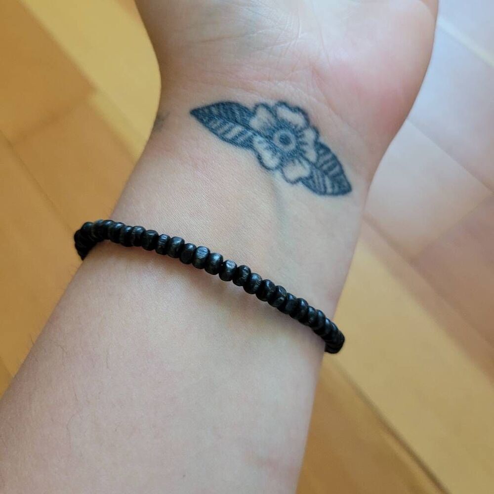 Black elastic beaded stretchy bracelet metal hammered charm boho goth indie - Picture 2 of 5